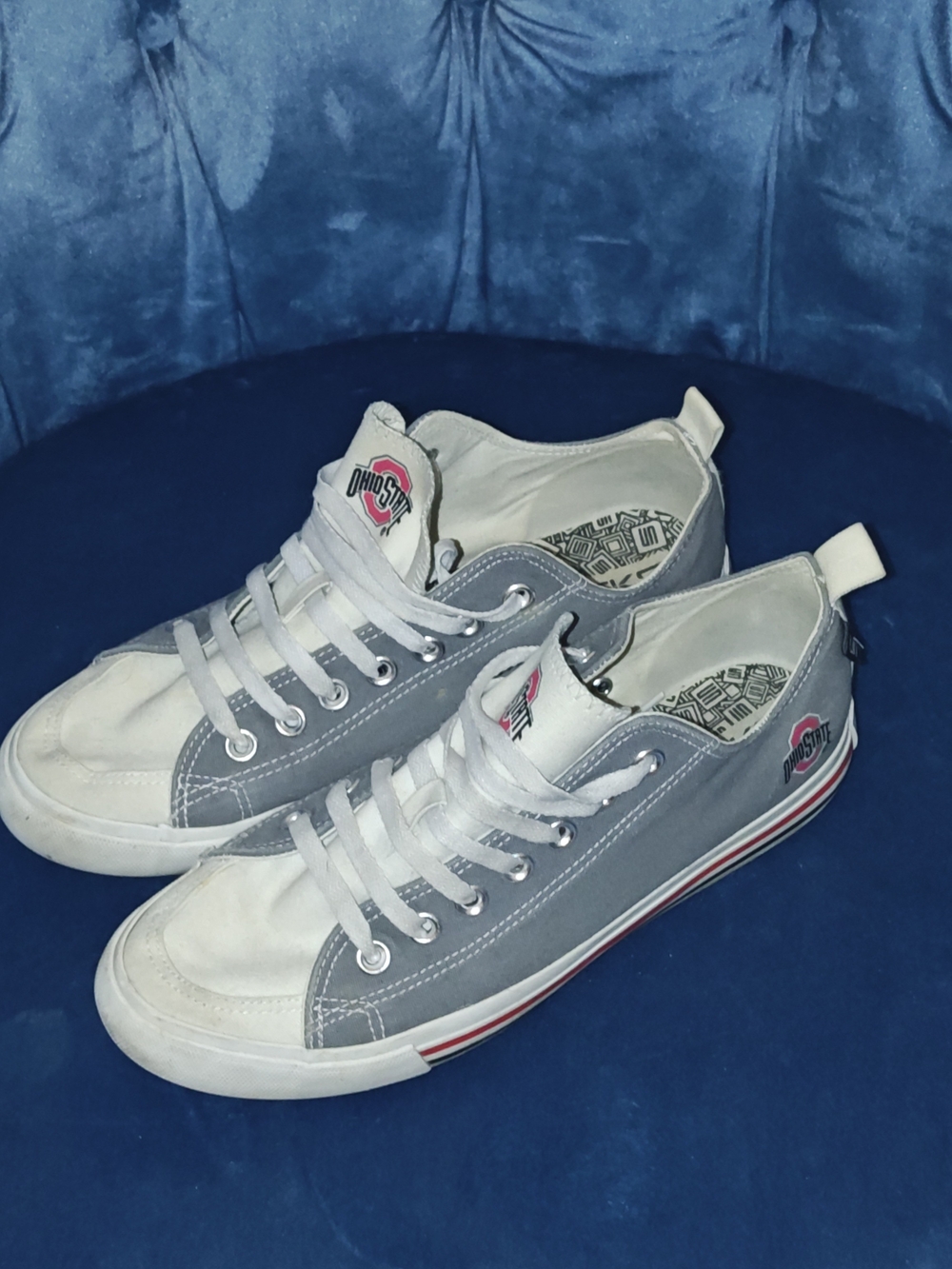 Skicks Unisex Ohio State Women's 10 Men's 8 Low Top Canvas Sneakers Gray & White